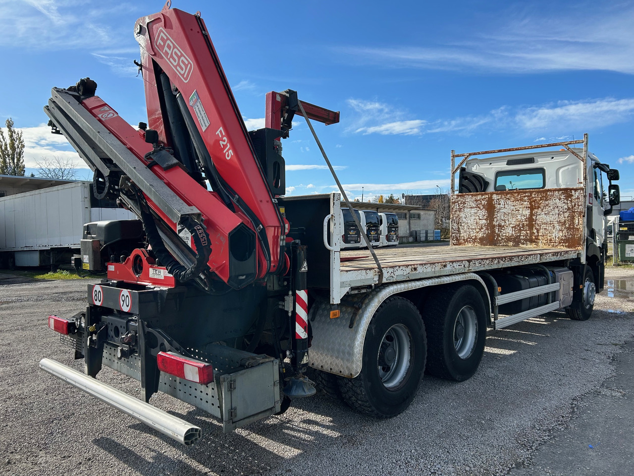 RENAULT C380 6X4 / FASSI F215A + REMOTE / ROTATOR - משאית מנוף: תמונה 4 RENAULT C380 6X4 / FASSI F215A + REMOTE / ROTATOR - משאית מנוף: תמונה 4