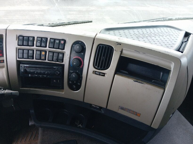 משאית עם שלדת תא Renault Premium Lander: תמונה 8