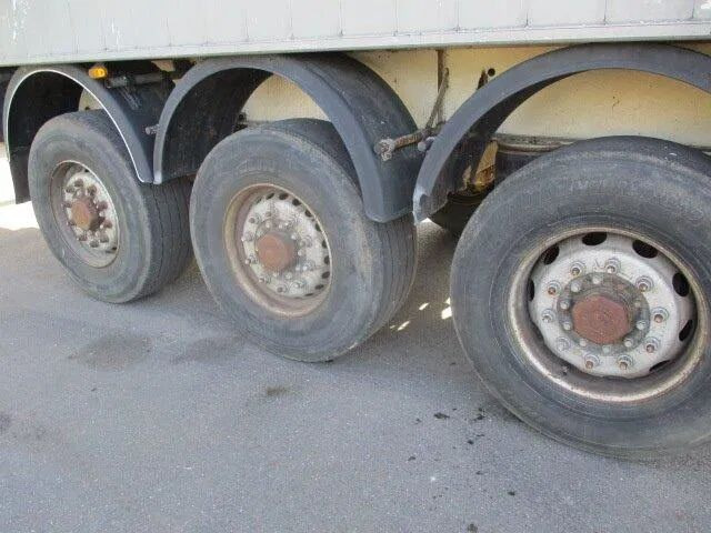 Socari Diversen - hydraulic roof / hydraulic door - סמיטריילר עם רצפת הליכה: תמונה 2 Socari Diversen - hydraulic roof / hydraulic door - סמיטריילר עם רצפת הליכה: תמונה 2