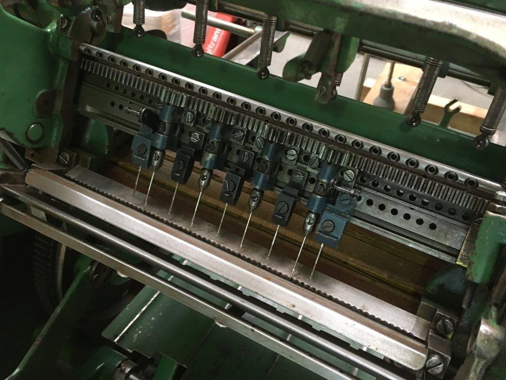 מכונת הדפסה Brehmer 39 3/4-2 semi-automatic book block thread sewing machine: תמונה 12
