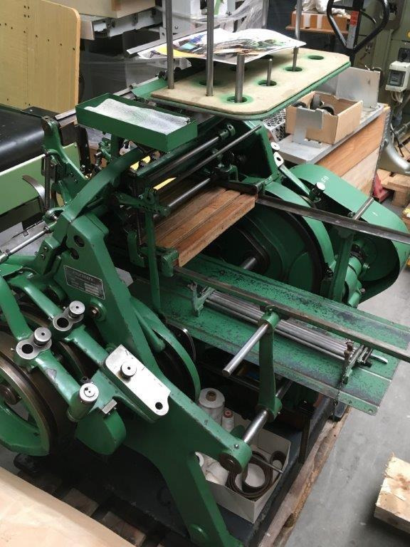 מכונת הדפסה Brehmer 39 3/4-2 semi-automatic book block thread sewing machine: תמונה 13