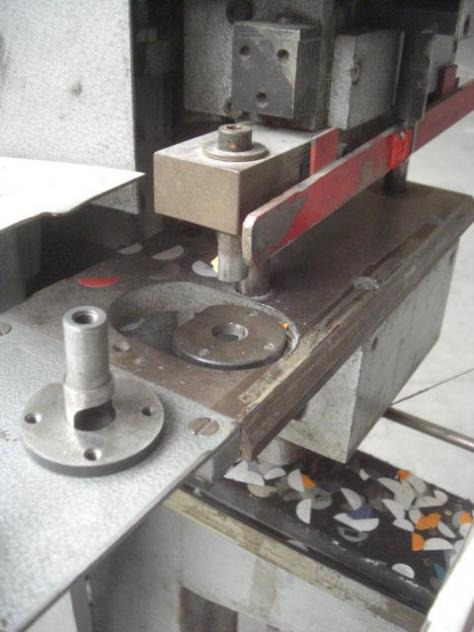 Ernst Nagel VS 66 Thumb Register Punch - מכונת כריכה: תמונה 3 Ernst Nagel VS 66 Thumb Register Punch - מכונת כריכה: תמונה 3