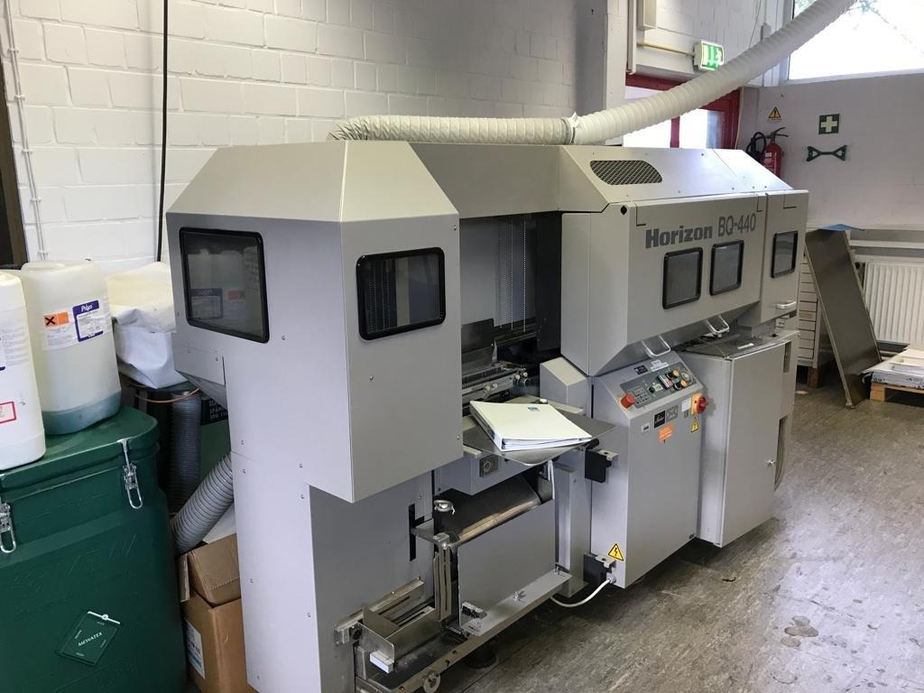Four Clamp Perfect binder Horizon BQ 440 - מכונת כריכה: תמונה 1 Four Clamp Perfect binder Horizon BQ 440 - מכונת כריכה: תמונה 1