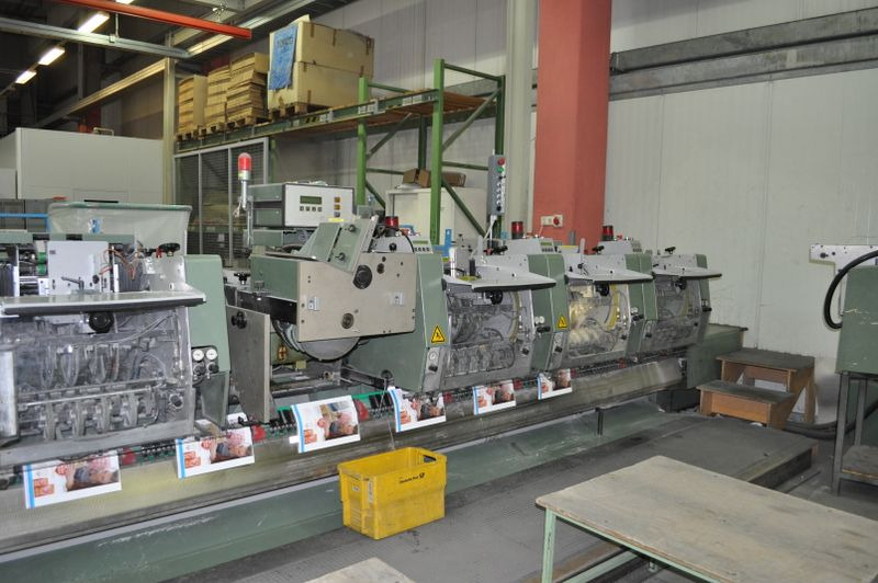 High Speed saddlestitcher Müller Martini Prima Amrys Year 2000 - מכונת הדפסה: תמונה 3 High Speed saddlestitcher Müller Martini Prima Amrys Year 2000 - מכונת הדפסה: תמונה 3