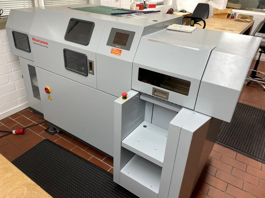 Horizon HT-30 C automatic rotary three-knife trimmer - מכונת חיתוך נייר: תמונה 1 Horizon HT-30 C automatic rotary three-knife trimmer - מכונת חיתוך נייר: תמונה 1