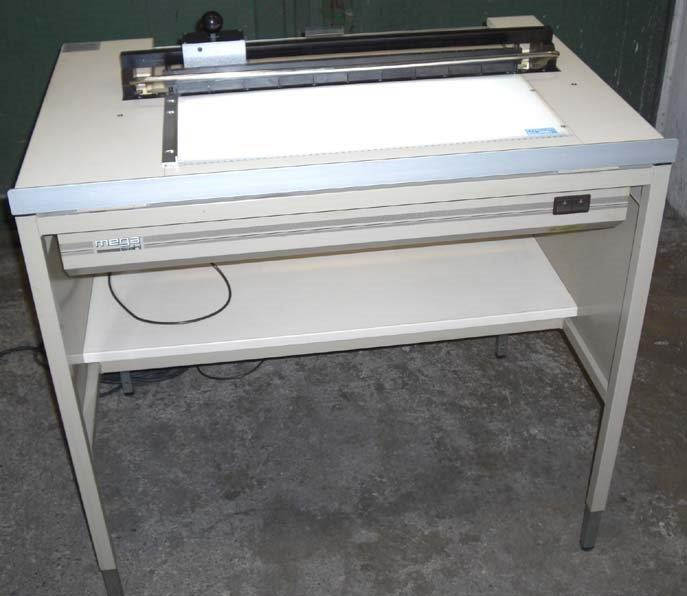Mega steel cutter 699-2 on light table with waste box - מכונת חיתוך נייר: תמונה 4 Mega steel cutter 699-2 on light table with waste box - מכונת חיתוך נייר: תמונה 4