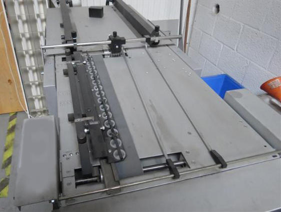 Morgana / Ernst Nagel 8000 underfloor suction feeder - מכונות קיפול: תמונה 2 Morgana / Ernst Nagel 8000 underfloor suction feeder - מכונות קיפול: תמונה 2