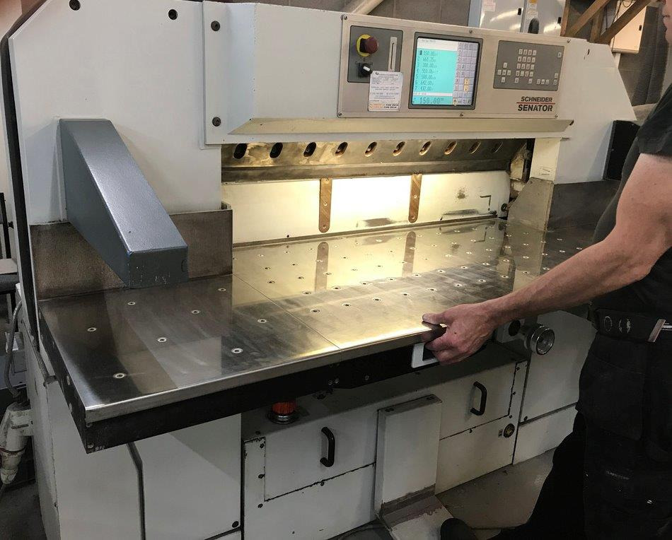 SCHNEIDER SENATOR 115 H Model TC High-speed cutter - מכונת הדפסה: תמונה 2 SCHNEIDER SENATOR 115 H Model TC High-speed cutter - מכונת הדפסה: תמונה 2
