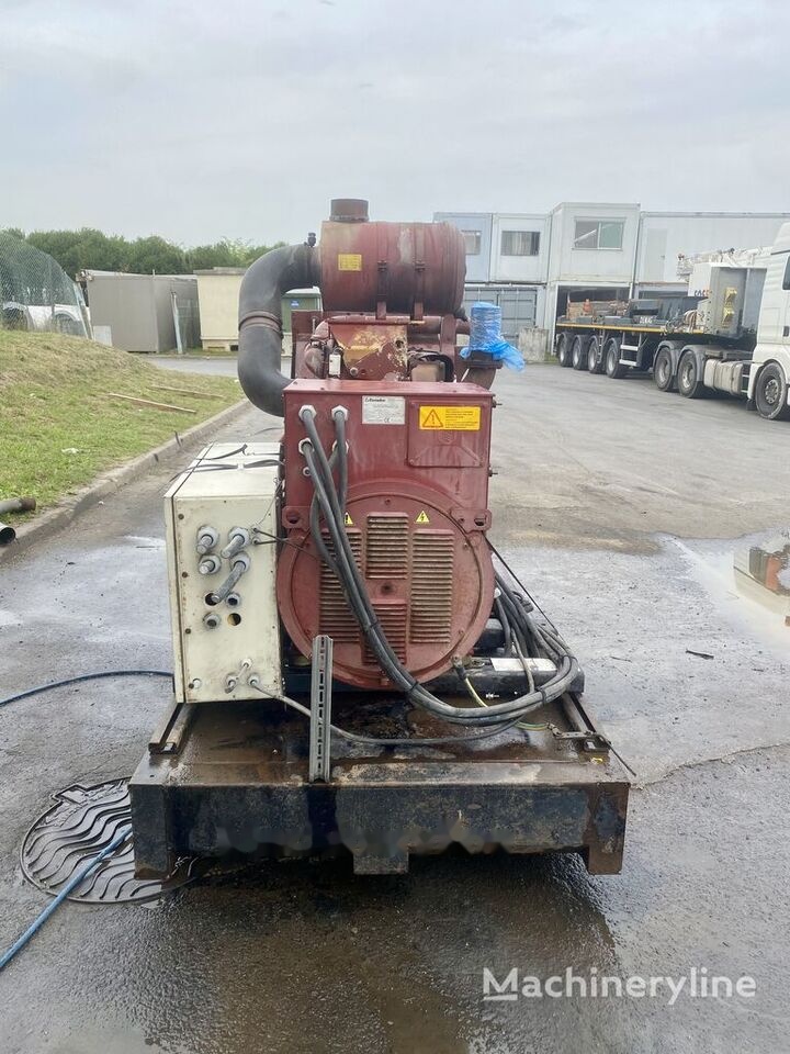 Genelec 300 kVa IVECO - ערכת גנרטורים: תמונה 3 Genelec 300 kVa IVECO - ערכת גנרטורים: תמונה 3