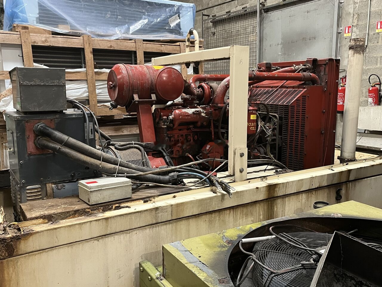 IVECO 240 kVa 8361 SRI - ערכת גנרטורים: תמונה 1 IVECO 240 kVa 8361 SRI - ערכת גנרטורים: תמונה 1