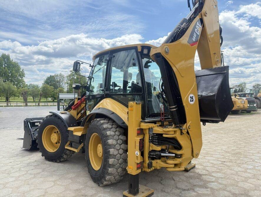 CAT 444F - מחפרון: תמונה 3 CAT 444F - מחפרון: תמונה 3
