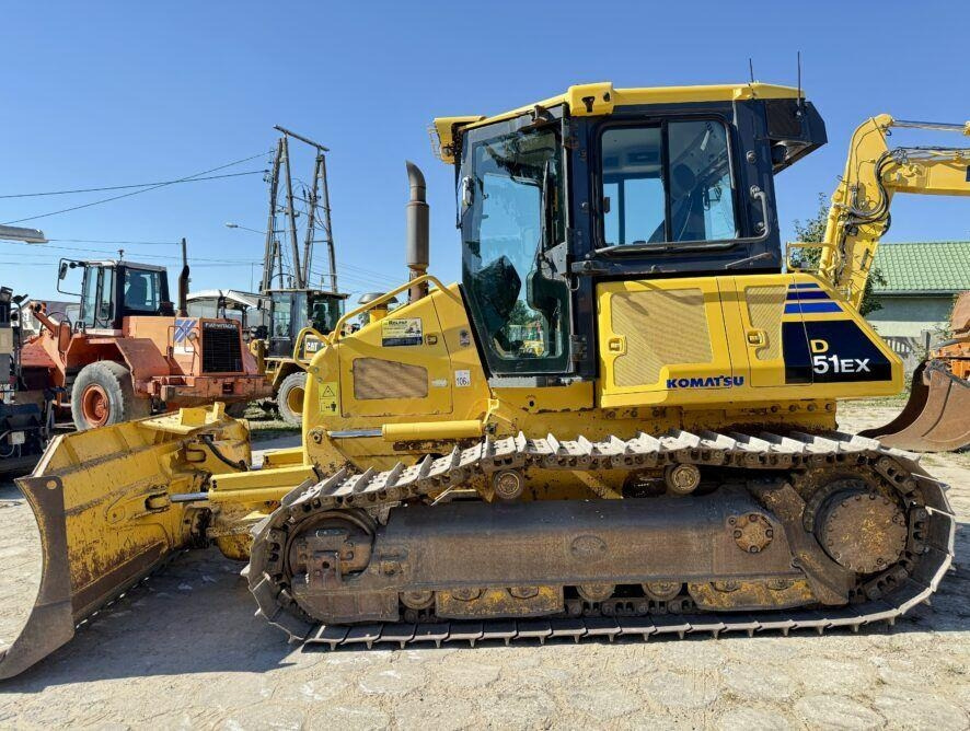 Komatsu D51EX-22 - דחפור: תמונה 1 Komatsu D51EX-22 - דחפור: תמונה 1