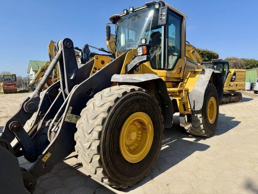 Volvo L120F - מעמיס גלגלים: תמונה 2 Volvo L120F - מעמיס גלגלים: תמונה 2
