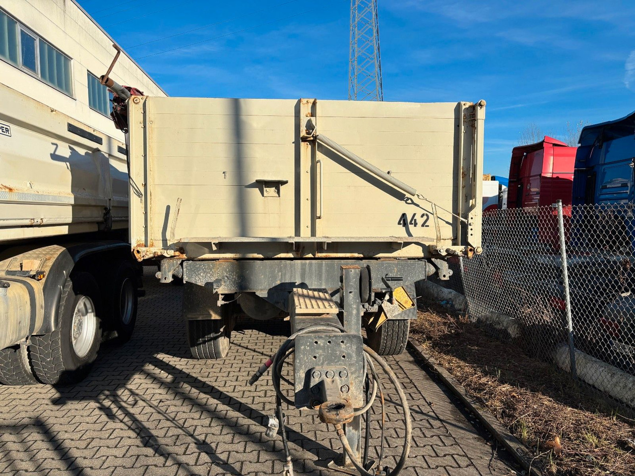 Carnehl Tandem /BPW/ Luftfederung/ Rollplane Carnehl Tandem /BPW/ Luftfederung/ Rollplane - קרון נגרר עם מזהיר: תמונה 4 Carnehl Tandem /BPW/ Luftfederung/ Rollplane Carnehl Tandem /BPW/ Luftfederung/ Rollplane - קרון נגרר עם מזהיר: תמונה 4