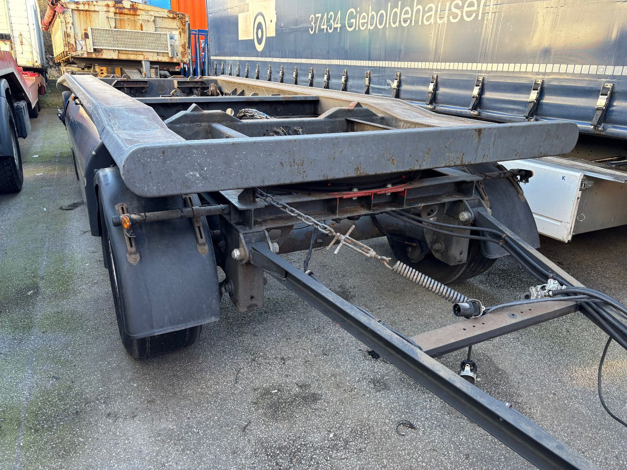 Jung R. TOP ZUSTAND / MICHELIN Ber. - קרון נגרר מתגלגל/ מדלג: תמונה 1 Jung R. TOP ZUSTAND / MICHELIN Ber. - קרון נגרר מתגלגל/ מדלג: תמונה 1