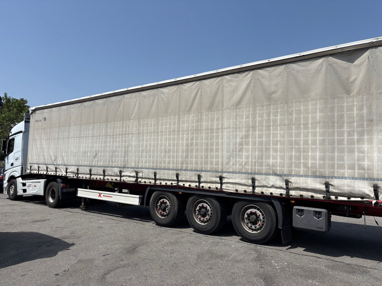 סמיטריילר עם וילונות צד Kässbohrer Maxima XS Standard/Luft/Scheiben: תמונה 6