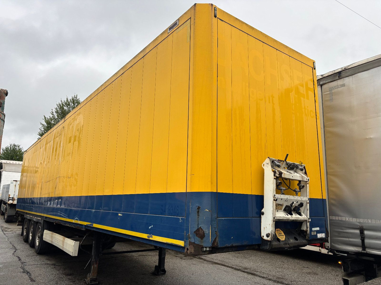 Krone SD Textilkoffer/Luft/Scheibe - סמיטריילר בתיבה סגורה: תמונה 3 Krone SD Textilkoffer/Luft/Scheibe - סמיטריילר בתיבה סגורה: תמונה 3