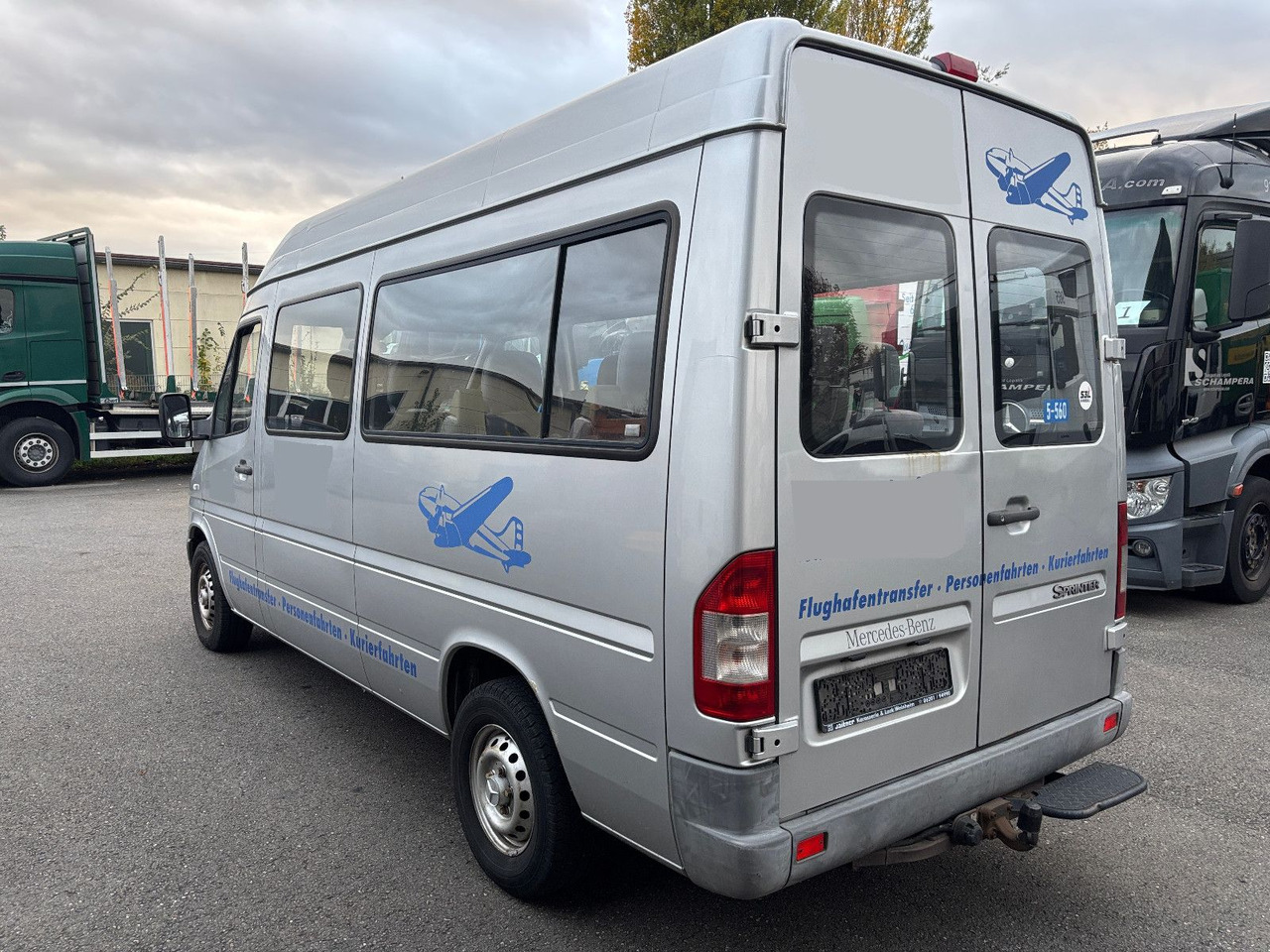 Mercedes-Benz 211 CDI 9 Sitze - כלי רכב מסחרי לנוסעים: תמונה 3 Mercedes-Benz 211 CDI 9 Sitze - כלי רכב מסחרי לנוסעים: תמונה 3