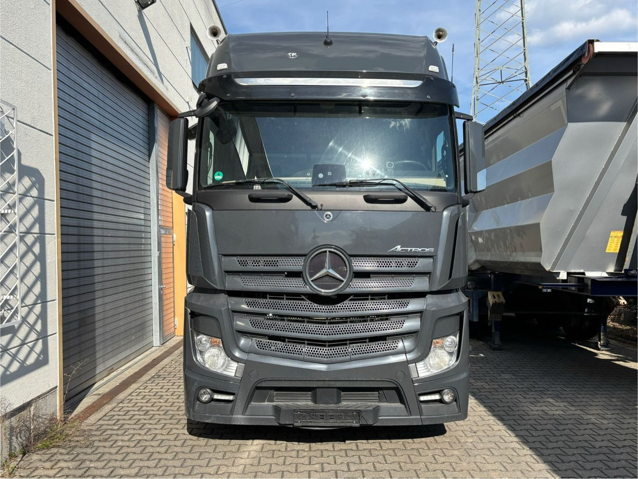 Mercedes-Benz Actros 1851 Retarder/Luft/Klima - יחידת טרקטור: תמונה 2 Mercedes-Benz Actros 1851 Retarder/Luft/Klima - יחידת טרקטור: תמונה 2
