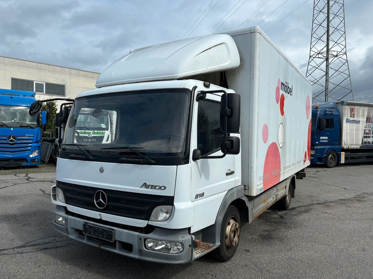 Mercedes-Benz Atego 818 Kurze Radstand Blattfederung - כלי רכב מסחרי עם תיבה: תמונה 1 Mercedes-Benz Atego 818 Kurze Radstand Blattfederung - כלי רכב מסחרי עם תיבה: תמונה 1