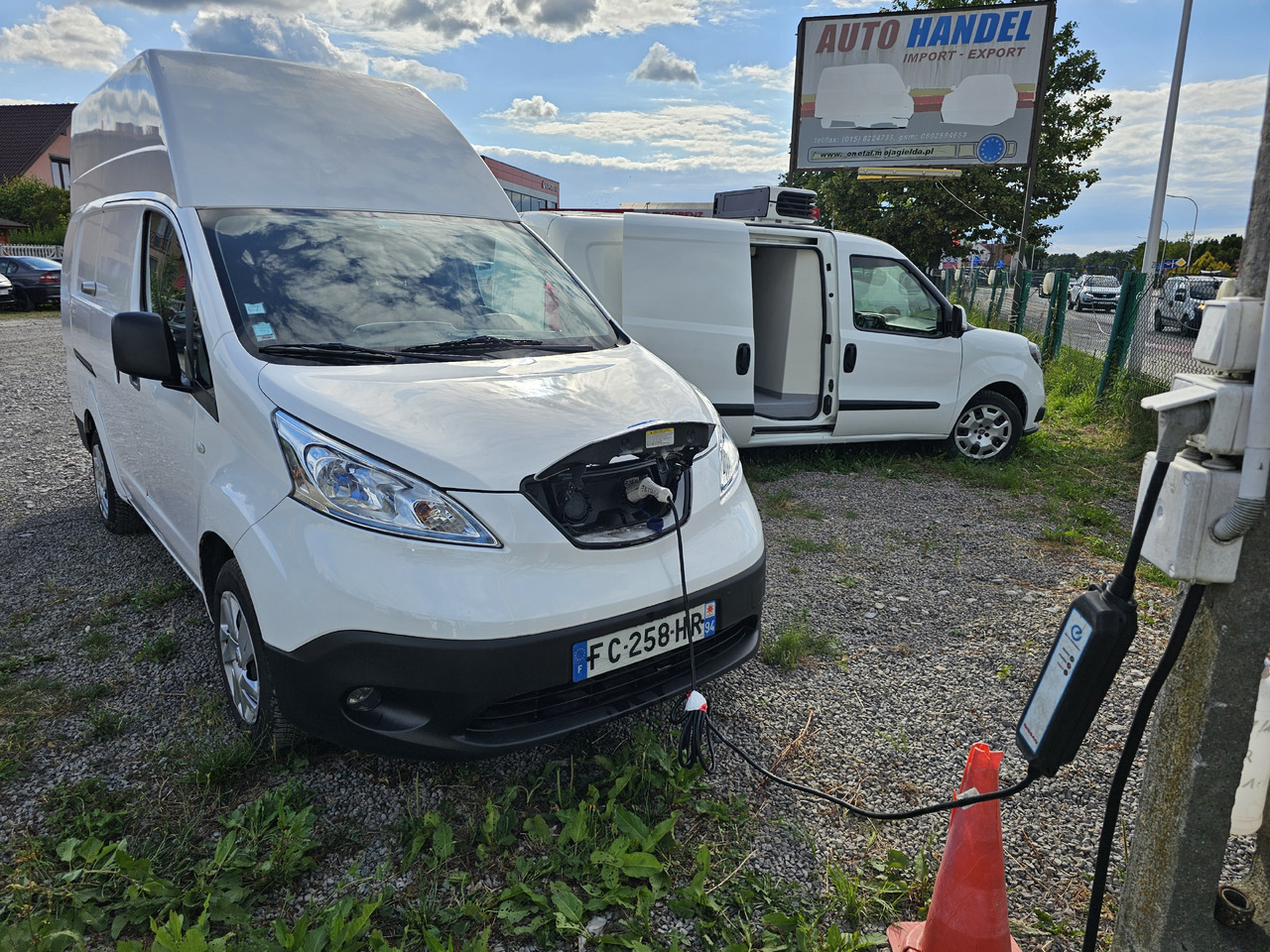 NISSAN E-NV200 ELEKTRYCZNY 40 KV 250 km klima kamera - כלי רכב מסחרי קטן, כלי רכב מסחרי חשמלי: תמונה 2 NISSAN E-NV200 ELEKTRYCZNY 40 KV 250 km klima kamera - כלי רכב מסחרי קטן, כלי רכב מסחרי חשמלי: תמונה 2