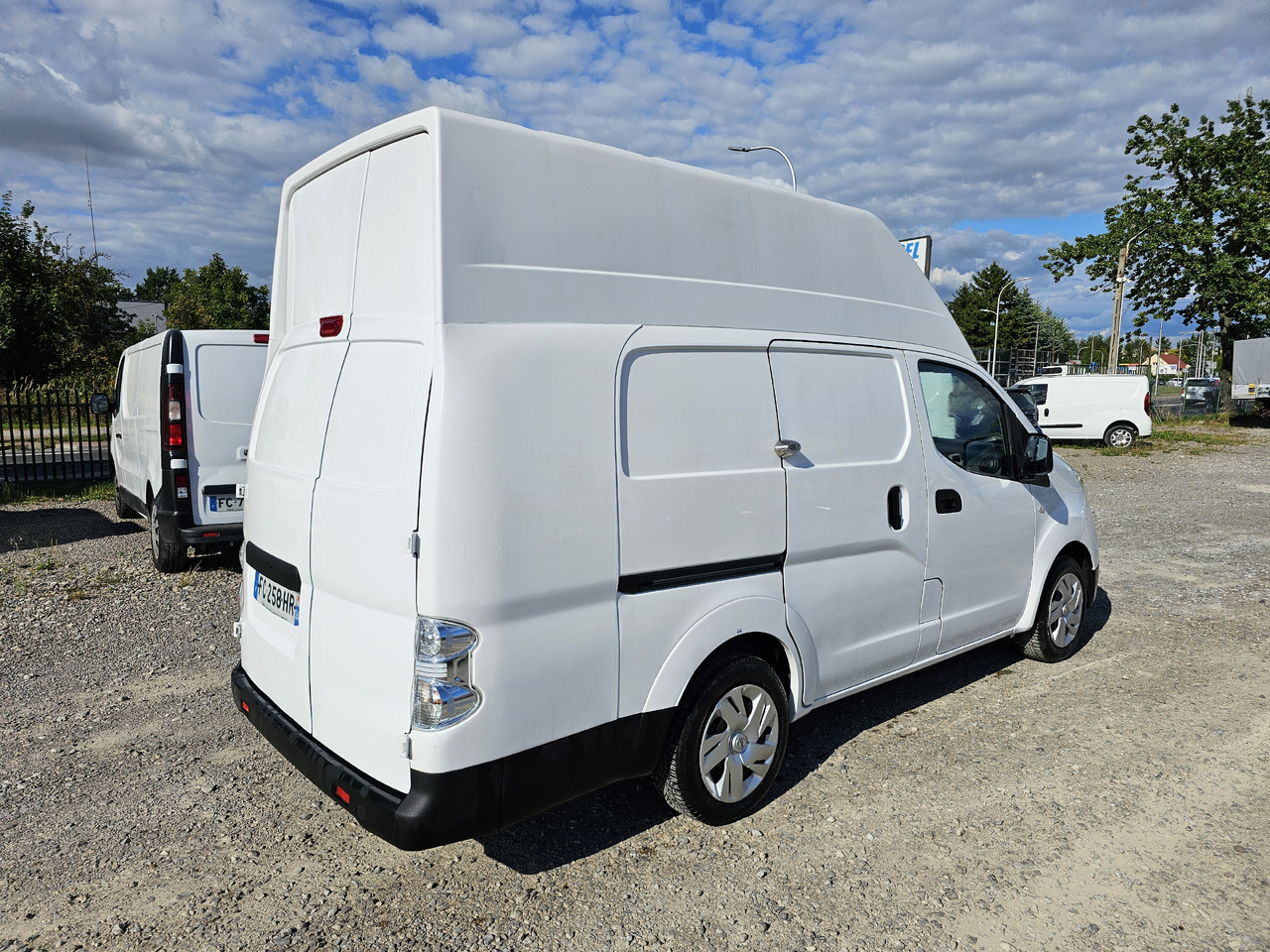 NISSAN E-NV200 ELEKTRYCZNY 40 KV 250 km klima kamera - כלי רכב מסחרי קטן, כלי רכב מסחרי חשמלי: תמונה 4 NISSAN E-NV200 ELEKTRYCZNY 40 KV 250 km klima kamera - כלי רכב מסחרי קטן, כלי רכב מסחרי חשמלי: תמונה 4