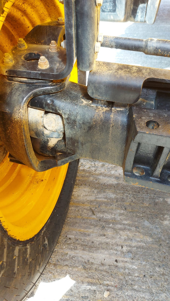 מפעיל טלסקופי JCB 540-140: תמונה 16