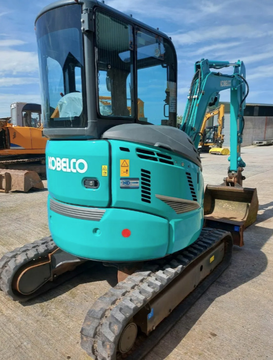 KOBELCO SK28SR-6 - מיני מחפר: תמונה 2 KOBELCO SK28SR-6 - מיני מחפר: תמונה 2