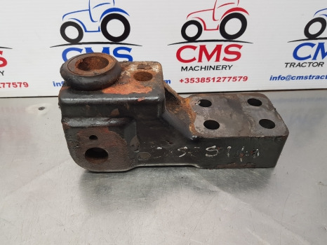 Case 5140, 5130, 5120, 5150, 5240, 5250 Lift Arm Draft Sensor Bracket 1348144c1 - מתלה: תמונה 1 Case 5140, 5130, 5120, 5150, 5240, 5250 Lift Arm Draft Sensor Bracket 1348144c1 - מתלה: תמונה 1