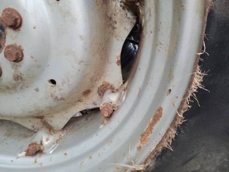 Case Jx, Jxu, Farmall New Holland Tdd, Jx80 Rear Wheel Rim 16.9r34 - חישוק עבור מכונה חקלאית: תמונה 4 Case Jx, Jxu, Farmall New Holland Tdd, Jx80 Rear Wheel Rim 16.9r34 - חישוק עבור מכונה חקלאית: תמונה 4