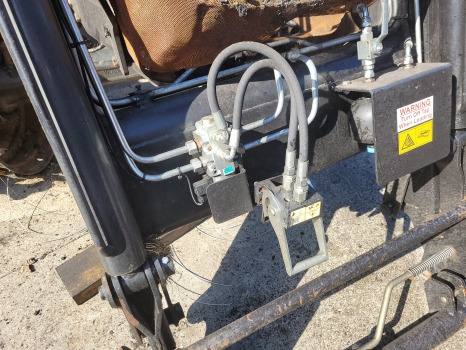Case Mxm120, Mxm140, Mxm130 New Holland Tm120, Tm140, Tm150 Rossmore Loader - מעמיס קדמי לטרקטור: תמונה 4 Case Mxm120, Mxm140, Mxm130 New Holland Tm120, Tm140, Tm150 Rossmore Loader - מעמיס קדמי לטרקטור: תמונה 4