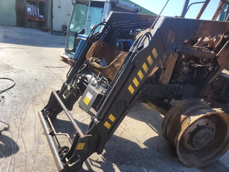 Case Mxm120, Mxm140, Mxm130 New Holland Tm120, Tm140, Tm150 Rossmore Loader - מעמיס קדמי לטרקטור: תמונה 1 Case Mxm120, Mxm140, Mxm130 New Holland Tm120, Tm140, Tm150 Rossmore Loader - מעמיס קדמי לטרקטור: תמונה 1