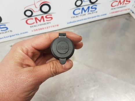 Claas Arion 640, 500, 600 Usb Switch Panel 0011274631 - מערכת חשמל עבור טרקטור חקלאי: תמונה 3 Claas Arion 640, 500, 600 Usb Switch Panel 0011274631 - מערכת חשמל עבור טרקטור חקלאי: תמונה 3