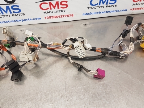 Claas Arion 640, 950, 900, 880, Axion 500,600 Wiring Loom 0026075263, 0026075261 - כבלים/ רתמת חוט עבור טרקטור חקלאי: תמונה 3 Claas Arion 640, 950, 900, 880, Axion 500,600 Wiring Loom 0026075263, 0026075261 - כבלים/ רתמת חוט עבור טרקטור חקלאי: תמונה 3