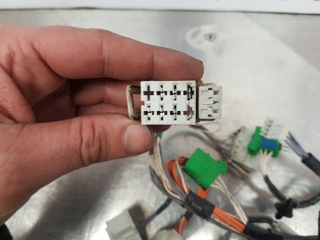 Claas Arion 640, 950, 900, 880, Axion 500,600 Wiring Loom 0026075263, 0026075261 - כבלים/ רתמת חוט עבור טרקטור חקלאי: תמונה 5 Claas Arion 640, 950, 900, 880, Axion 500,600 Wiring Loom 0026075263, 0026075261 - כבלים/ רתמת חוט עבור טרקטור חקלאי: תמונה 5