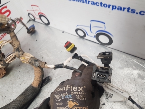 Claas Arion 640 Cab Dashboard Wiring Loom 0026081260, 0026081261, 26081260 - כבלים/ רתמת חוט עבור טרקטור חקלאי: תמונה 3 Claas Arion 640 Cab Dashboard Wiring Loom 0026081260, 0026081261, 26081260 - כבלים/ רתמת חוט עבור טרקטור חקלאי: תמונה 3