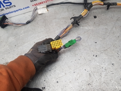 Claas Arion 640 Cab Wiring Loom 0022371370, 0022371372, 22371370, 22371372 - כבלים/ רתמת חוט עבור טרקטור חקלאי: תמונה 2 Claas Arion 640 Cab Wiring Loom 0022371370, 0022371372, 22371370, 22371372 - כבלים/ רתמת חוט עבור טרקטור חקלאי: תמונה 2
