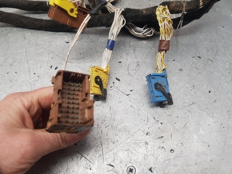 Claas Arion, Axion 640 Cab Wiring Loom Main 0022469930, 0026075290, - כבלים/ רתמת חוט עבור טרקטור חקלאי: תמונה 3 Claas Arion, Axion 640 Cab Wiring Loom Main 0022469930, 0026075290, - כבלים/ רתמת חוט עבור טרקטור חקלאי: תמונה 3