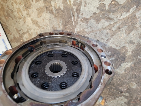 Claas Scorpion 732, 736, 741 Front Axle Housing Lhs Rhs 12380507, 0019215710 - סרן קדמי: תמונה 4 Claas Scorpion 732, 736, 741 Front Axle Housing Lhs Rhs 12380507, 0019215710 - סרן קדמי: תמונה 4