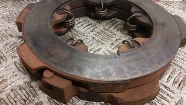 Deutz Agrotron 6.15 Rear Axle Brake Actuator Plate 04423836 - חלקי בלמים עבור טרקטור חקלאי: תמונה 3 Deutz Agrotron 6.15 Rear Axle Brake Actuator Plate 04423836 - חלקי בלמים עבור טרקטור חקלאי: תמונה 3