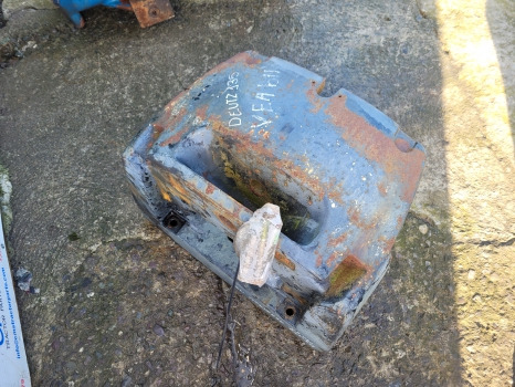 Deutz Agrotron Series 135 Front Weight Carrier 1000 Kg 04425559, 0.012.9556.3, - משקל נגד: תמונה 3 Deutz Agrotron Series 135 Front Weight Carrier 1000 Kg 04425559, 0.012.9556.3, - משקל נגד: תמונה 3