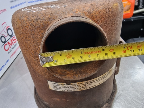 Fiat 1180 Air Filter Housing, Oil Bath Filter 5136558 - מערכת כניסת אוויר: תמונה 3 Fiat 1180 Air Filter Housing, Oil Bath Filter 5136558 - מערכת כניסת אוויר: תמונה 3