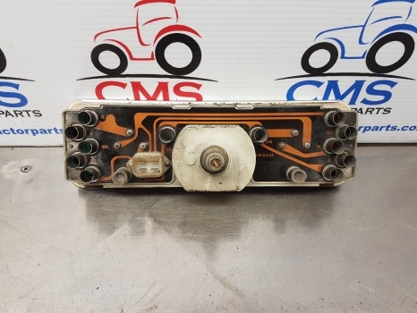 Fiat 66, 90, 93 Series 90-90, 100-90 Instrument Cluster Clock 5125046, 5105878 - אורות/ תאורה עבור טרקטור חקלאי: תמונה 4 Fiat 66, 90, 93 Series 90-90, 100-90 Instrument Cluster Clock 5125046, 5105878 - אורות/ תאורה עבור טרקטור חקלאי: תמונה 4