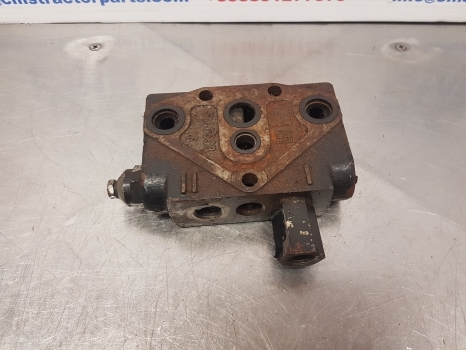 Fiat F110, F115, F120, F130, F140, Dt Spool Control Valve Body 5146538, 5161888 - שסתום הידרולי עבור טרקטור חקלאי: תמונה 1 Fiat F110, F115, F120, F130, F140, Dt Spool Control Valve Body 5146538, 5161888 - שסתום הידרולי עבור טרקטור חקלאי: תמונה 1