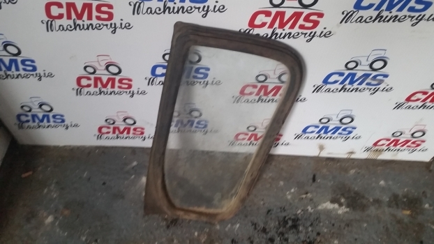 Ford 10, 600, 700, Tw S Front Panel Glass With Rhs Sealing 83925759, 83925758 - חלון וחלקים עבור טרקטור חקלאי: תמונה 2 Ford 10, 600, 700, Tw S Front Panel Glass With Rhs Sealing 83925759, 83925758 - חלון וחלקים עבור טרקטור חקלאי: תמונה 2