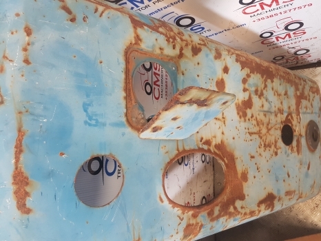Ford 10 Series 7710, 6710 Bonnet Hood Panel 5 Holes, E1nn16a724aa, D8nn16a724ba - מכסה מנוע עבור טרקטור חקלאי: תמונה 2 Ford 10 Series 7710, 6710 Bonnet Hood Panel 5 Holes, E1nn16a724aa, D8nn16a724ba - מכסה מנוע עבור טרקטור חקלאי: תמונה 2