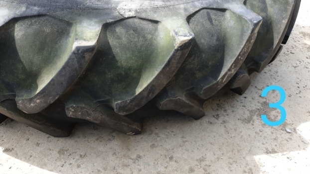 Ford 13.6 R36 Wheel 8 Stud - חבילת גלגלים וצמיגים עבור טרקטור חקלאי: תמונה 4 Ford 13.6 R36 Wheel 8 Stud - חבילת גלגלים וצמיגים עבור טרקטור חקלאי: תמונה 4