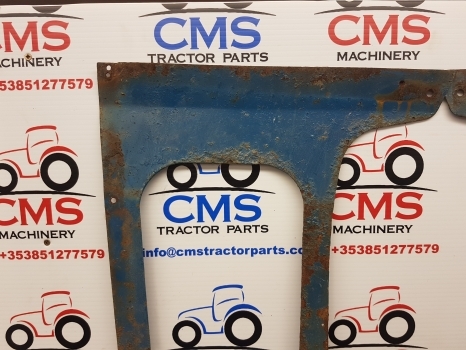 Ford 2000, 3000 Cab Front Quarter Panels D0nn94500n76a, D0nn94500n77a - חלון וחלקים עבור טרקטור חקלאי: תמונה 3 Ford 2000, 3000 Cab Front Quarter Panels D0nn94500n76a, D0nn94500n77a - חלון וחלקים עבור טרקטור חקלאי: תמונה 3