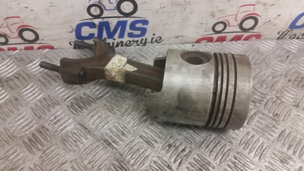 Ford 2910, 3, 4 Cyl Piston Assy , Conrod D8nn6108aa, E3hn6200ac42, 82849195 - בוכנה/ טבעת/ תותב עבור טרקטור חקלאי: תמונה 1 Ford 2910, 3, 4 Cyl Piston Assy , Conrod D8nn6108aa, E3hn6200ac42, 82849195 - בוכנה/ טבעת/ תותב עבור טרקטור חקלאי: תמונה 1