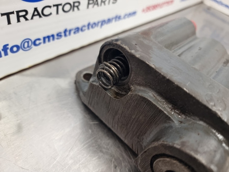 Ford 40 Series, 7840, 8240, 8340, Ts, Hydraulic Valve F2nnr947aa, 81878459 - שסתום הידרולי עבור מכונה חקלאית: תמונה 3 Ford 40 Series, 7840, 8240, 8340, Ts, Hydraulic Valve F2nnr947aa, 81878459 - שסתום הידרולי עבור מכונה חקלאית: תמונה 3